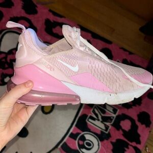 Air max 270s pink